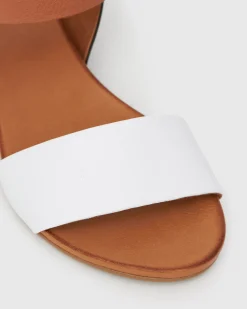 Women Betts Sandals|Flats^FLIGHT Leather Flat Sandals