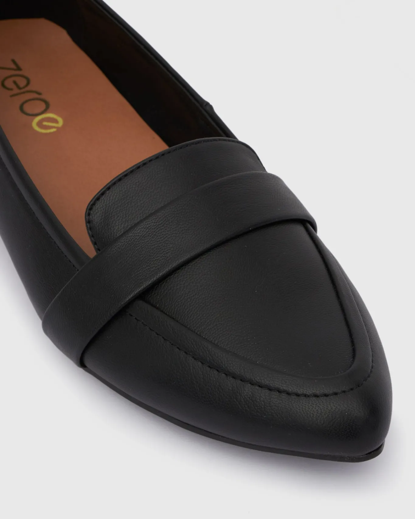 Women Betts Loafers^GIANNI Pointed Toe Flats