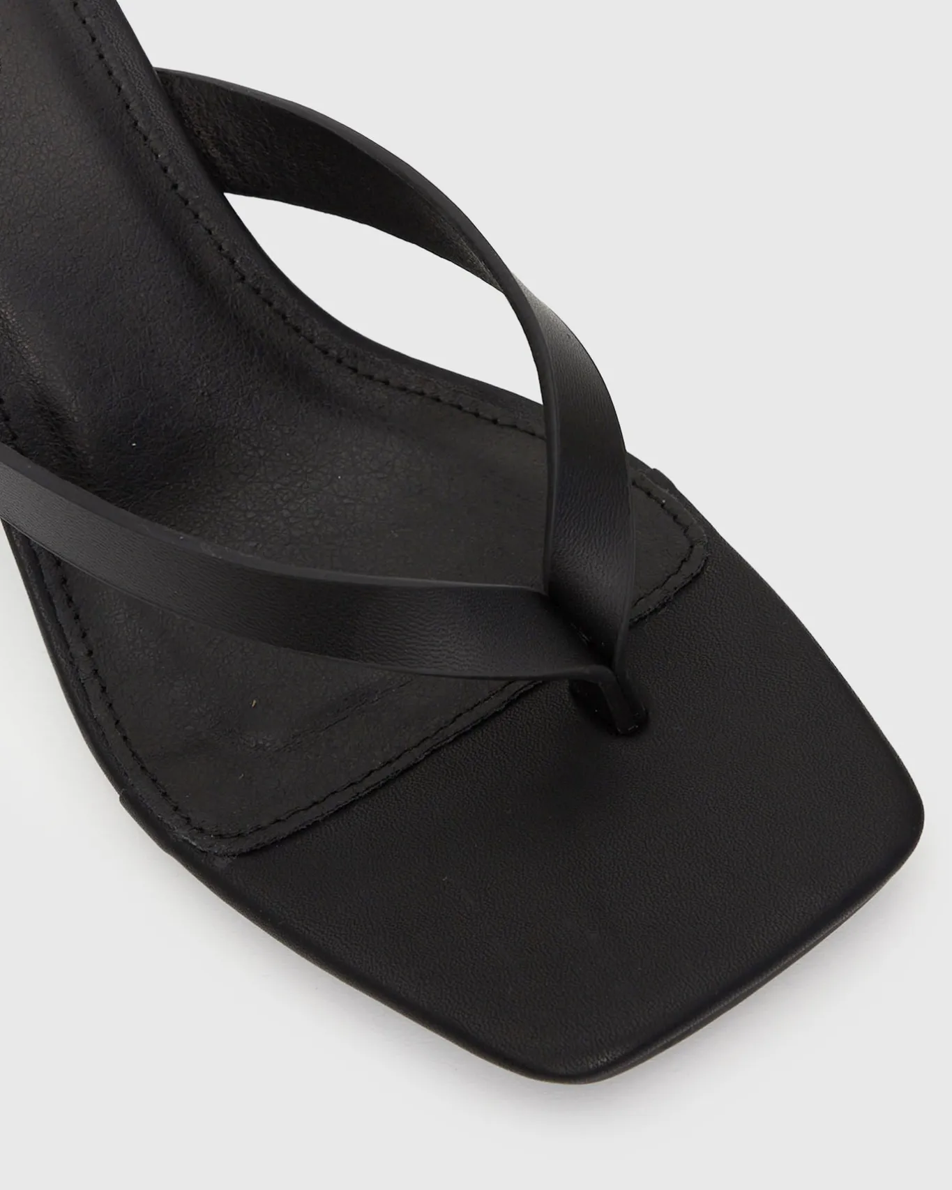 Women Betts Block|High^SUNDOWNER Leather Thong Mule Sandals