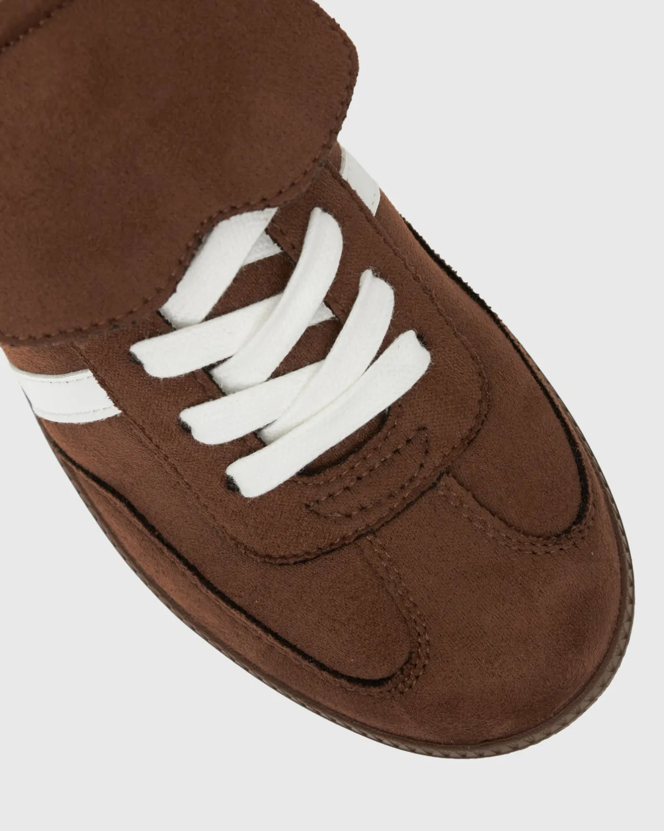 Women Betts Wider Fit|Wider Fit^Wider Fit BUTTERSCOTCH Low-Top Lace-Up Sneakers
